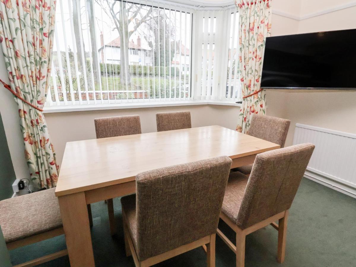 Villa The Hollies Prestatyn Esterno foto