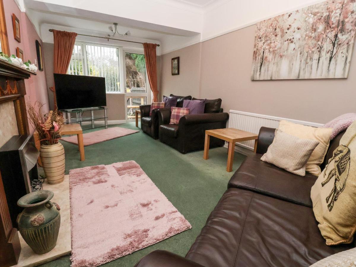 Villa The Hollies Prestatyn Esterno foto