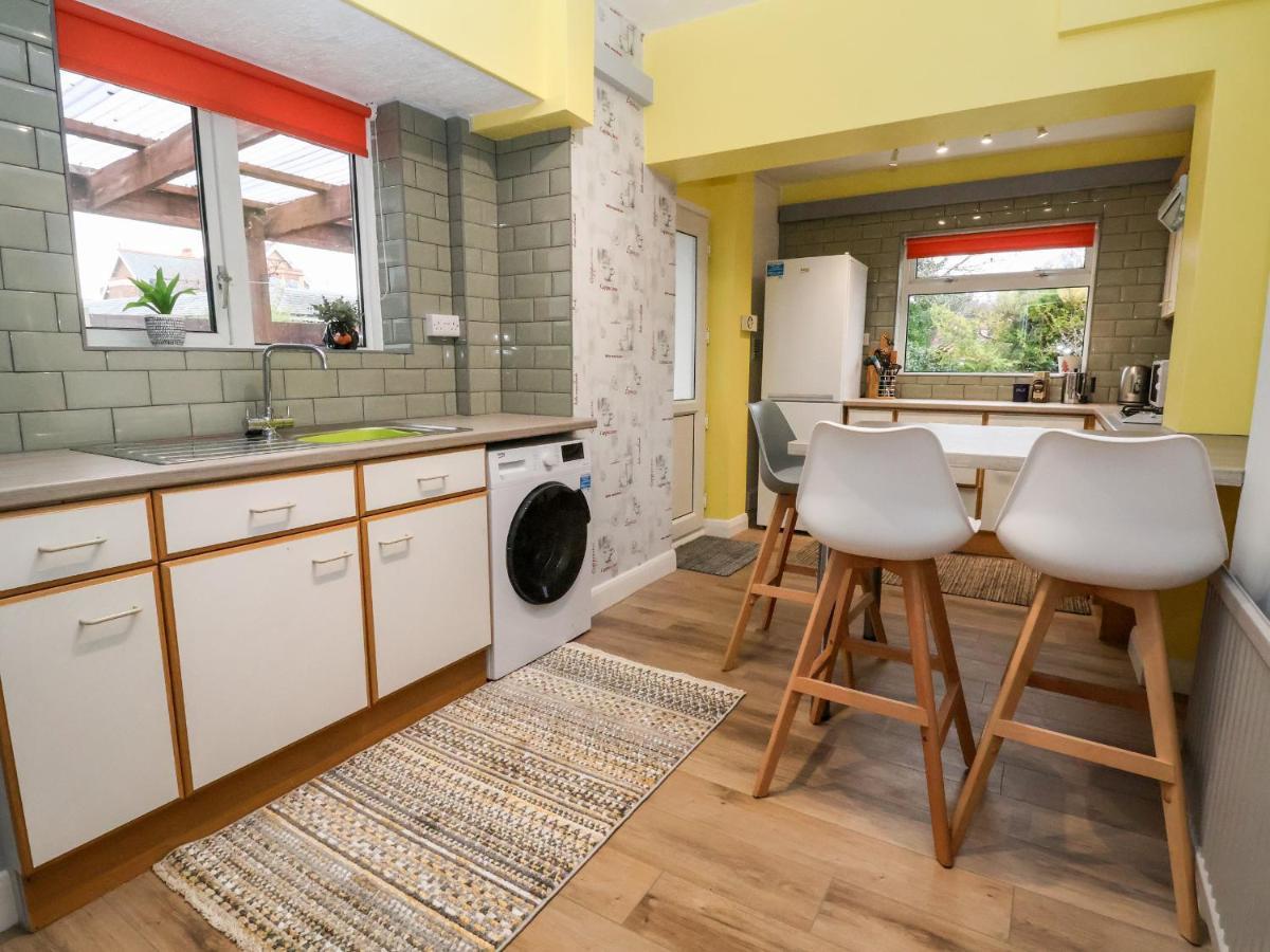 Villa The Hollies Prestatyn Esterno foto